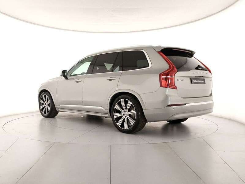 Nuova Volvo XC90 Ultra 251 CV (184 kW) 2025 Silver dawn SUV