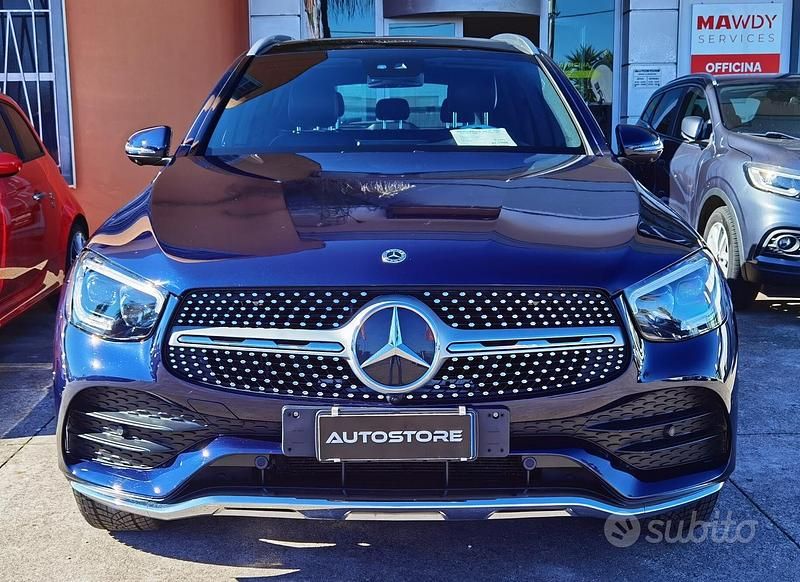 Blu Usata 2020 Mercedes GLC300e Premium SUV | 35.500 € (Buon prezzo) - Immagine 1/4