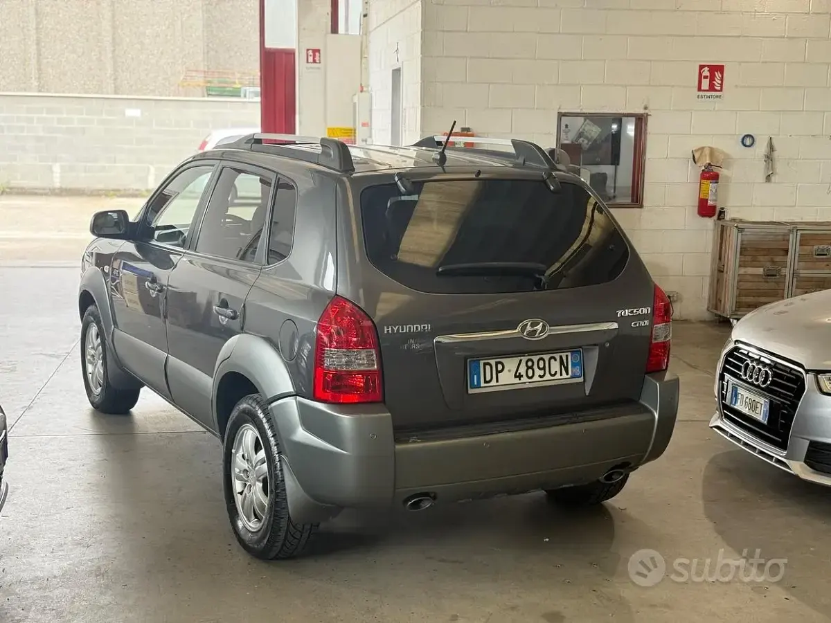 Usata Hyundai Tucson Active 140 CV (102 kW) 2008 Grigio SUV