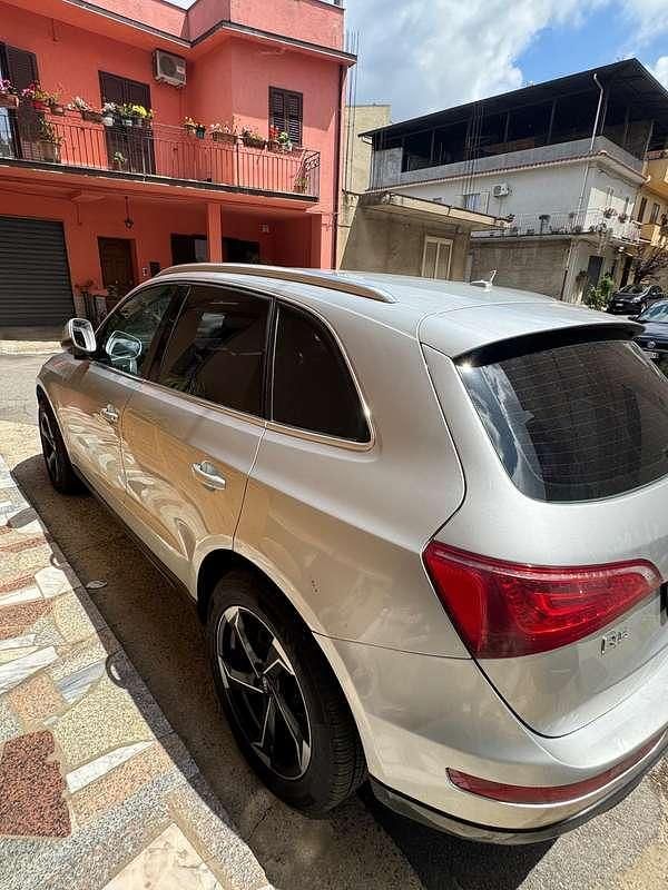 Grigio Usata 2011 Audi Q5 Advanced Plus SUV | 10.000 € (Buon prezzo) - Immagine 1/4