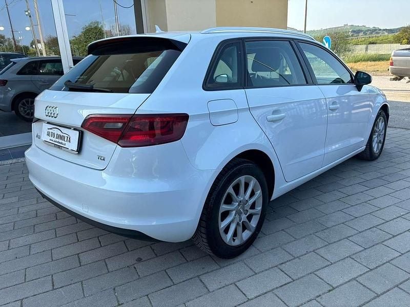 Usado Audi A3 Ambiente 105 CV (77 kW) 2014 Blanco Berlina