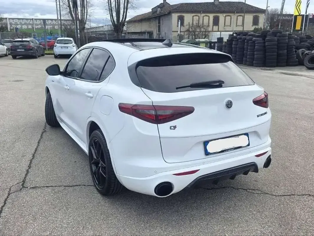 Usata Alfa Romeo Stelvio Veloce 209 CV (153 kW) 2021 Bianco SUV