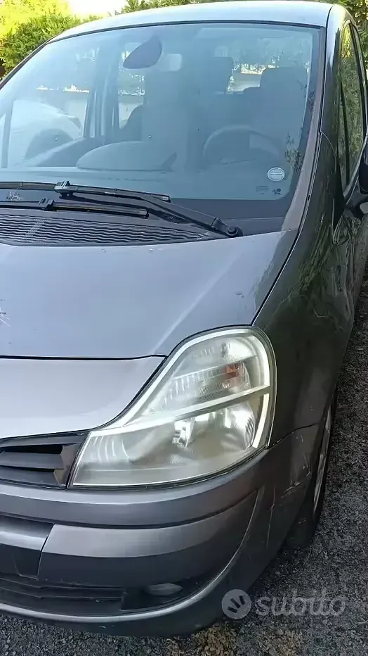 Usata Renault Grand Modus 85 CV (62 kW) 2008 Grigio Monovolume