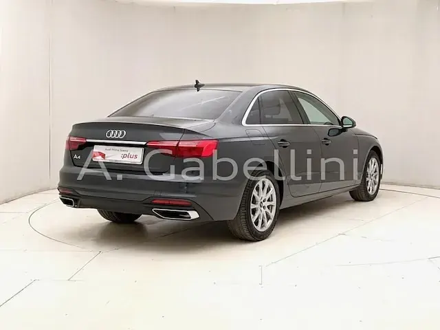 Usata Audi A4 Business 150 CV (110 kW) 2023 Grigio Berlina
