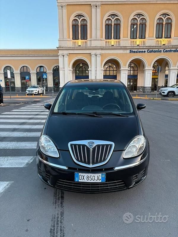 Usata Lancia Musa 2009 Nero Monovolume