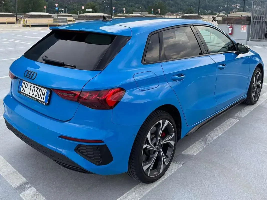 Usata Audi A3 Ambiente 245 CV (180 kW) 2023 Blu/azzurro Berlina