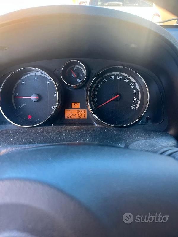 Usata Opel Antara Edition+ 150 CV (110 kW) 2010 Grigio SUV