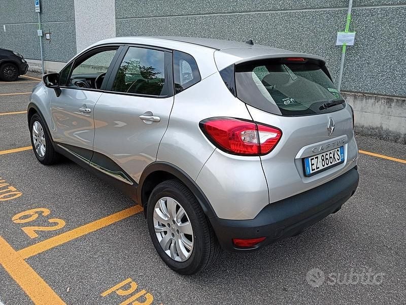 Usata Renault Captur 90 CV (66 kW) 2015 Grigio SUV