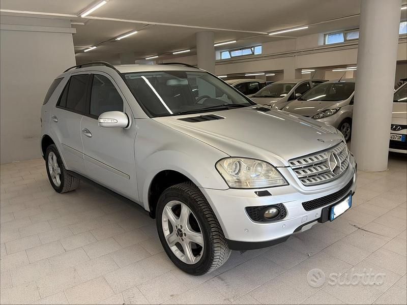 Usata Mercedes ML280 190 CV (139 kW) 2008 Grigio SUV