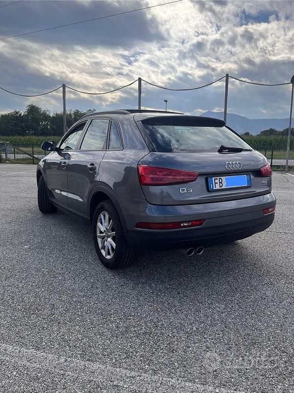 Usata Audi Q3 Design 150 CV (110 kW) 2015 Grigio SUV