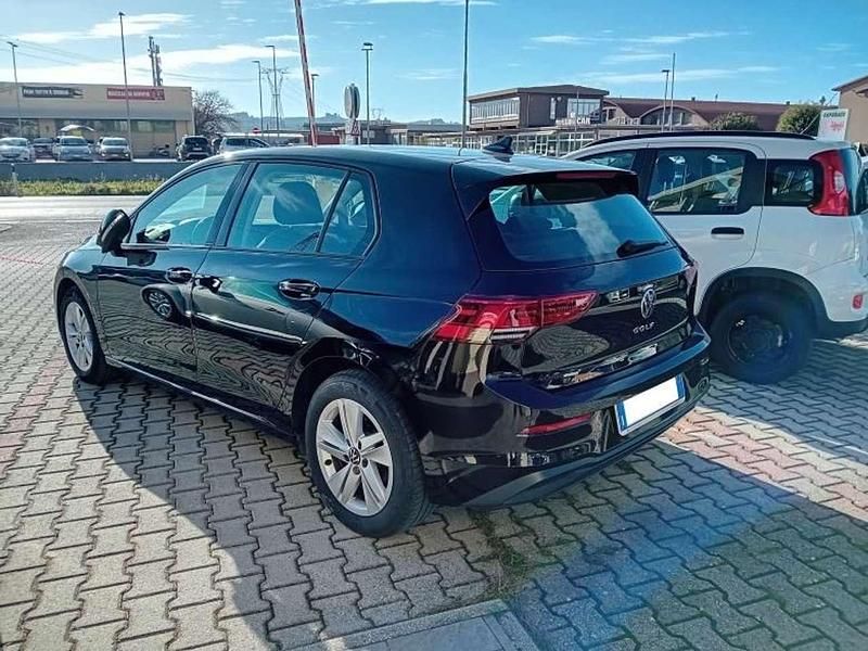 Usata VW Golf VIII Life 116 CV (85 kW) 2024 Nero Berlina