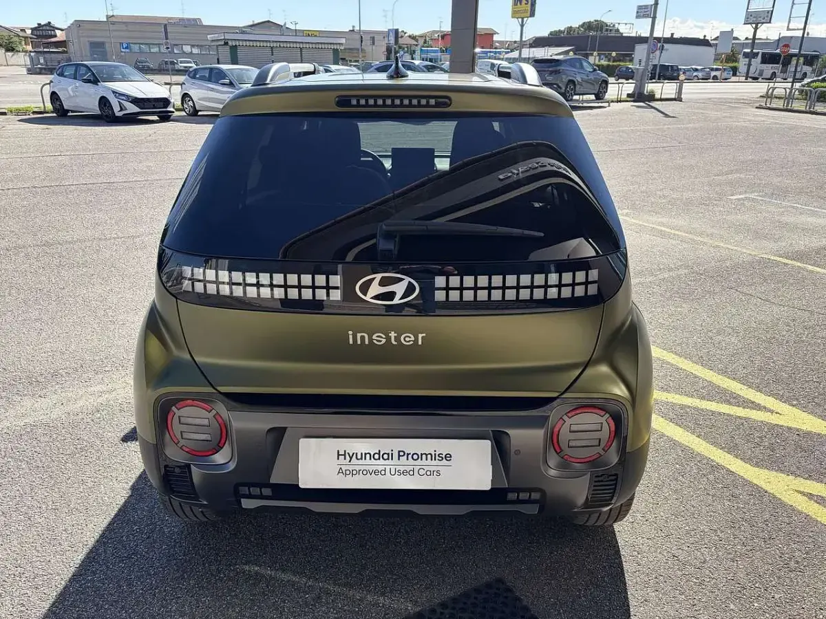 Occasion Hyundai Inster Premium 85 kW (116 PK) 2025 Groen Hatchback