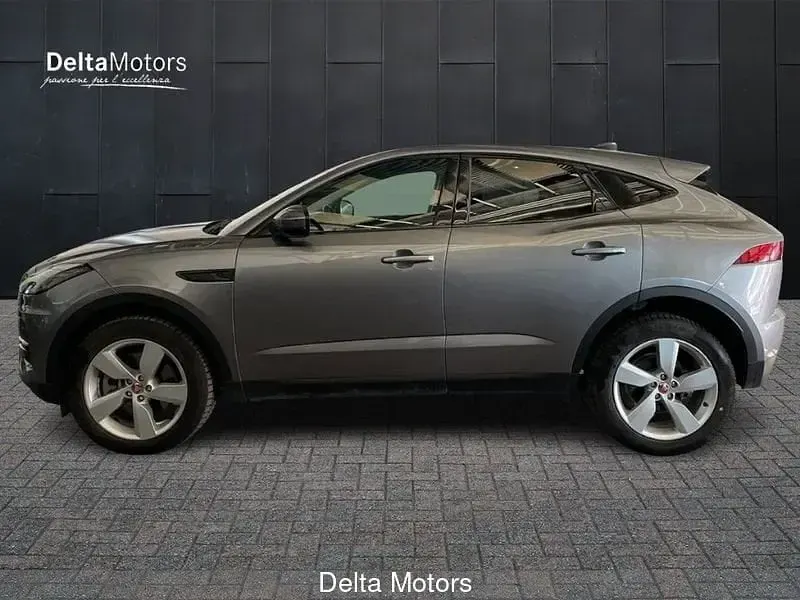 Usata Jaguar E-Pace SE 163 CV (119 kW) 2022 Grigio scuro metallizzato SUV