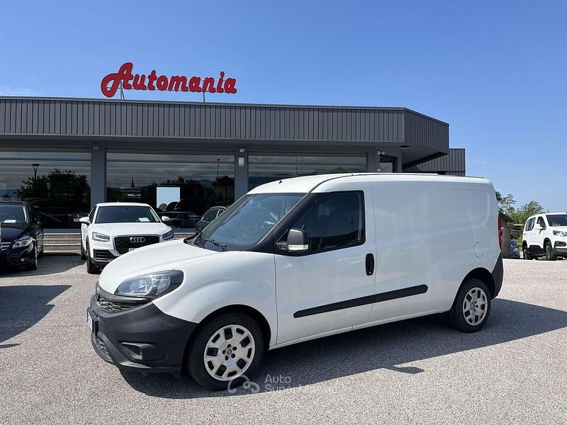 Usata Fiat Doblò 105 CV (77 kW) 2021 Bianco Monovolume