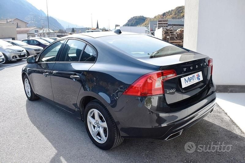 Usata Volvo S60 Business Edition 190 CV (139 kW) 2018 Grigio Berlina