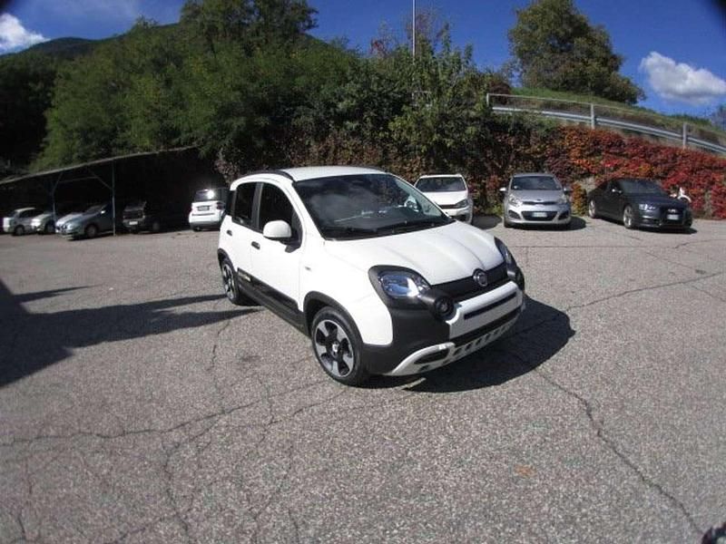 Nuova Fiat Panda Cross Cross 69 CV (50 kW) 2025 Bianco gelato Utilitaria