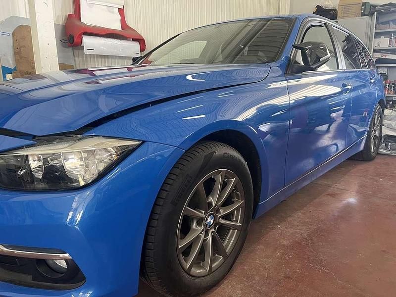 Usata BMW 318 Sport Line 150 CV (110 kW) 2016 Blu/azzurro Station wagon
