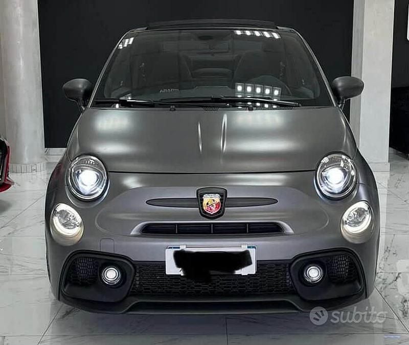 Usata Abarth 500C 180 CV (132 kW) 2021 Grigio Cabrio