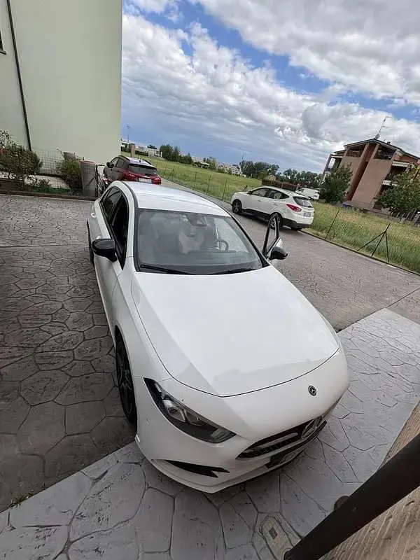 Usata Mercedes A180 Premium 116 CV (85 kW) 2019 Berlina