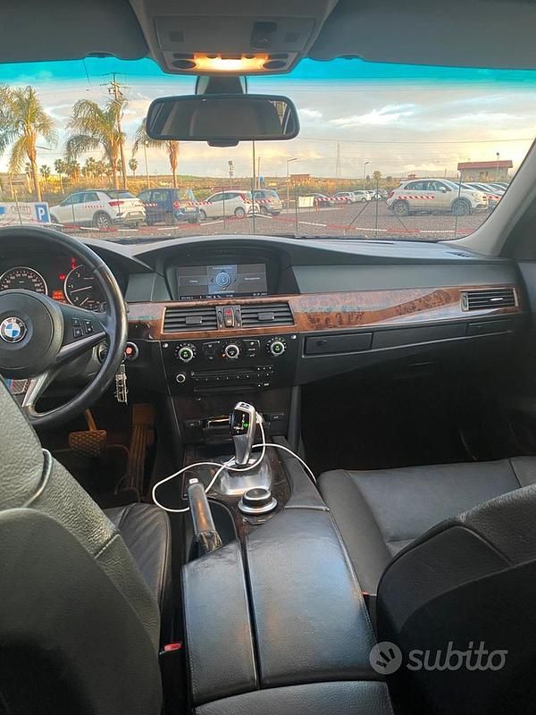 Usata BMW 525 197 CV (144 kW) 2009 Grigio Station wagon