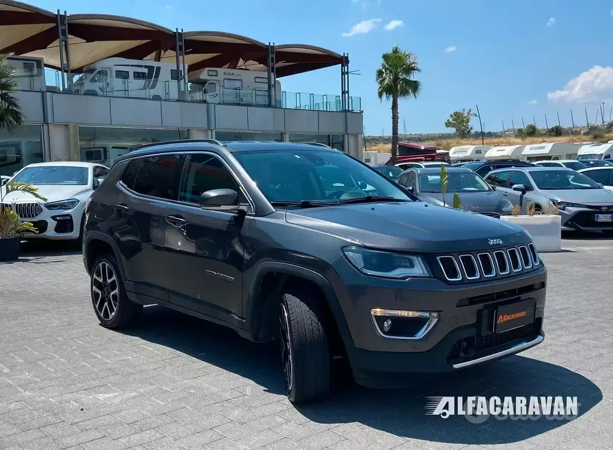 Usata Jeep Compass Limited 140 CV (102 kW) 2018 Grigio SUV