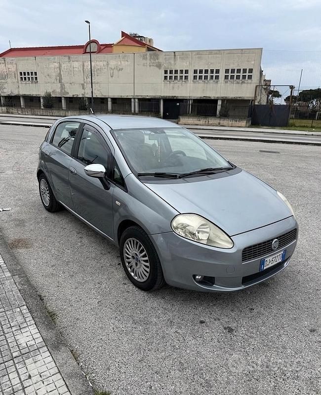 Usata Fiat Grande Punto Dynamic 75 CV (55 kW) 2007 Utilitaria