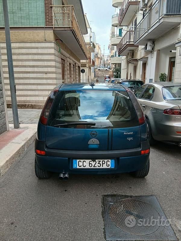 Usata Opel Corsa 2002 Verde Utilitaria