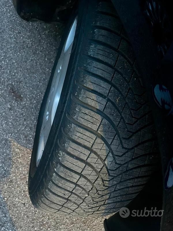 Usata VW New Beetle 101 CV (74 kW) 2002 Nero Utilitaria