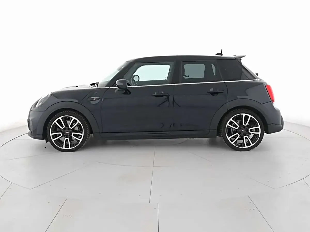 Usata Mini John Cooper Works 178 CV (130 kW) 2022 Enigmatic black mini yours Utilitaria