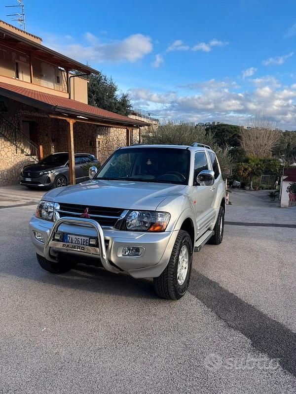 Usata Mitsubishi Pajero 160 CV (117 kW) 2002 Grigio SUV
