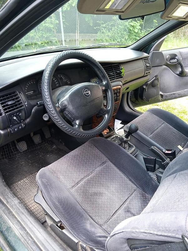 Usata Opel Vectra 101 CV (74 kW) 1999 Verde Station wagon