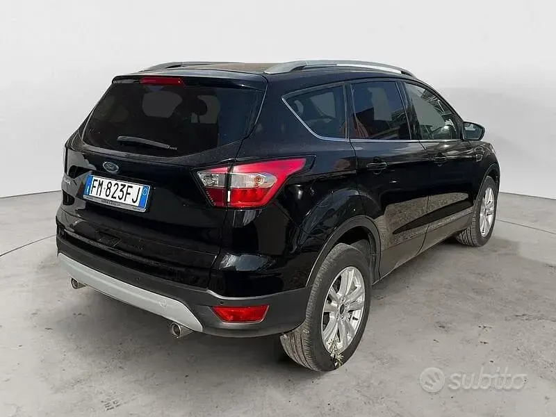 Usata Ford Kuga Business Edition 120 CV (88 kW) 2017 Nero SUV