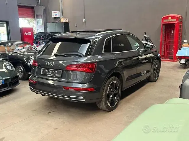 Usata Audi Q5 S-line plus 190 CV (139 kW) 2019 Grigio metallizzato SUV