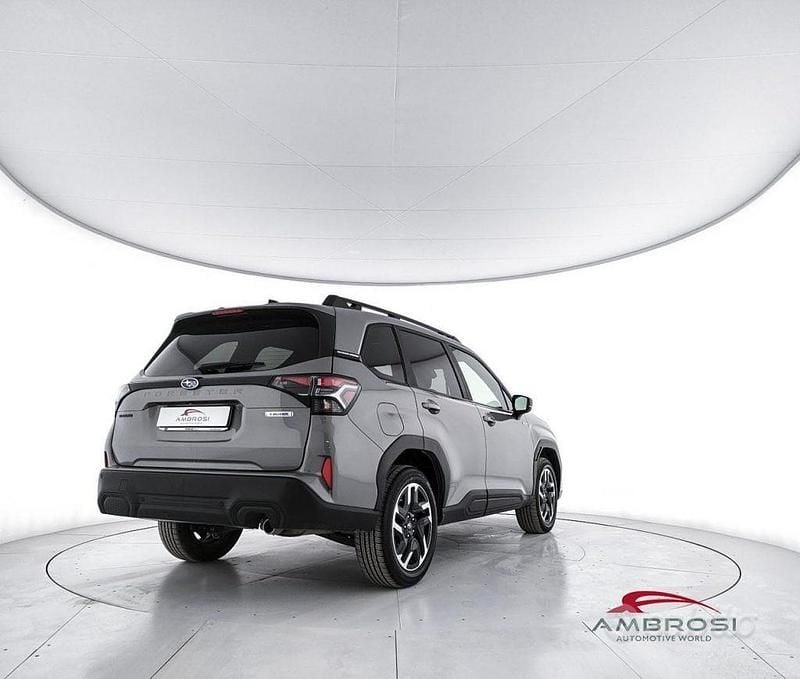Usata Subaru Forester Style 136 CV (100 kW) 2025 Grigio SUV