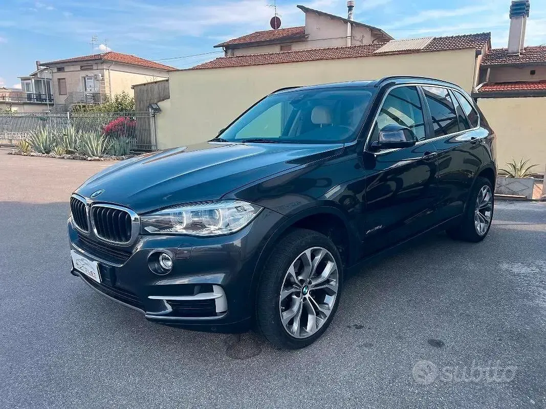 Usata BMW X5 Luxury Line 258 CV (189 kW) 2017 Grigio SUV