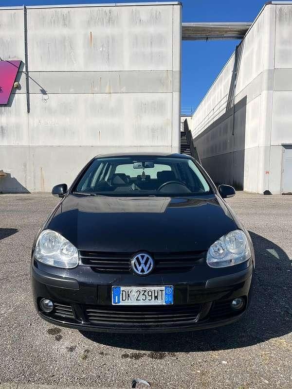 Begagnad VW Golf V Comfortline 102 HK (75 kW) 2007 Sedan