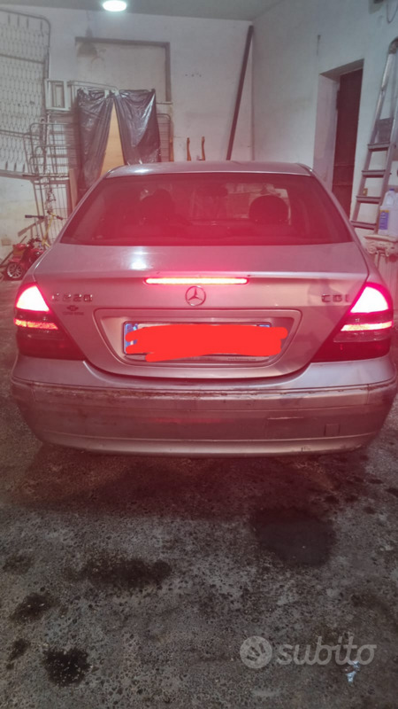 Usato 2000 Mercedes 220 Diesel (1.000 €)