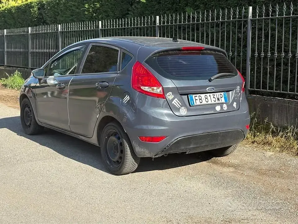 Usata Ford Fiesta 82 CV (60 kW) 2011 Berlina