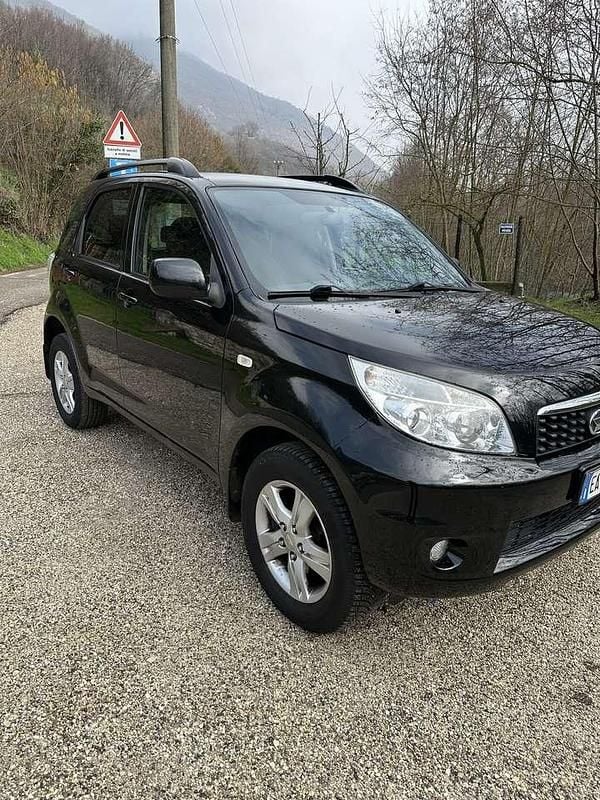 Usata Daihatsu Terios SHO 105 CV (77 kW) 2010 Nero SUV