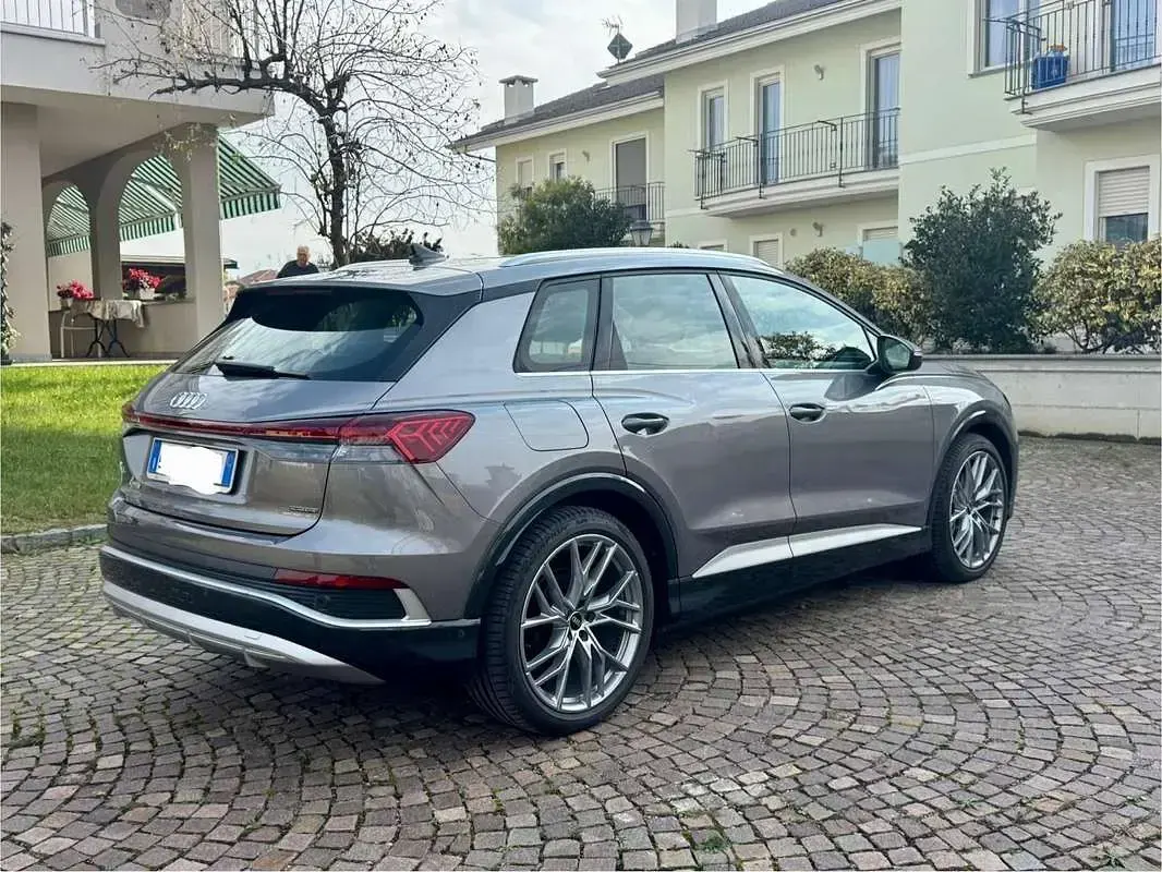 Usata Audi Q4 e-tron S-Line 77 kW (105 CV) 2023 Grigio SUV