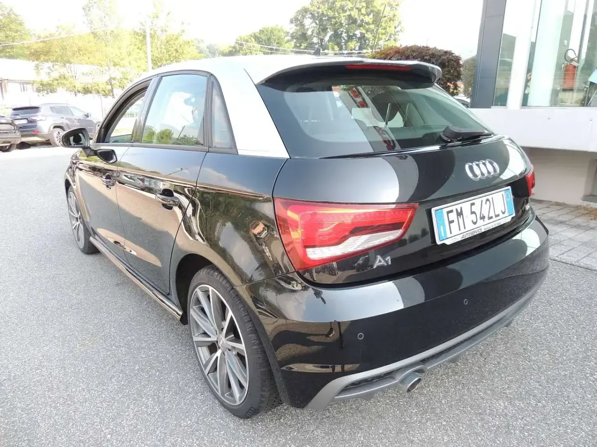 Usata Audi A1 Sportback Design 90 CV (66 kW) 2018 Nero Utilitaria
