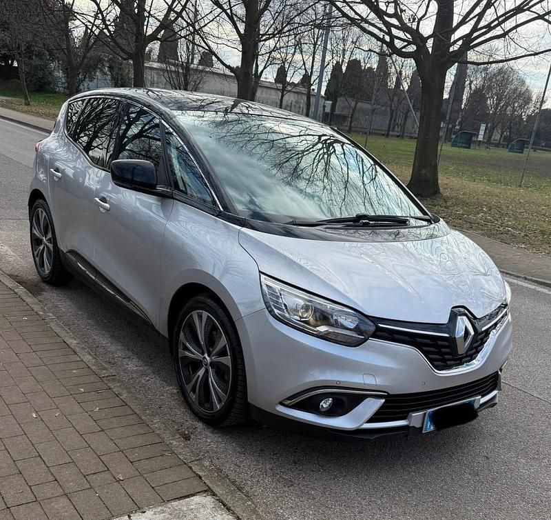 Usata Renault Scenic E-Tech 110 CV (80 kW) 2017 Argento SUV