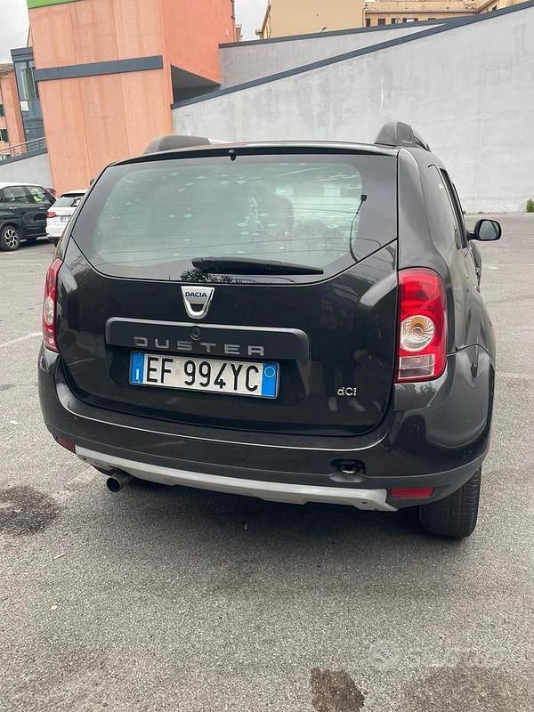 Usado Dacia Duster Lauréate 110 CV (80 kW) 2011 Negro SUV