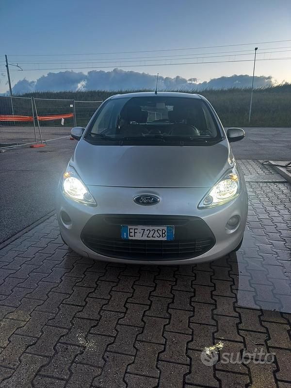 Grigio Usata 2011 Ford Ka Tre volumi | 4500 € - Immagine 1/4