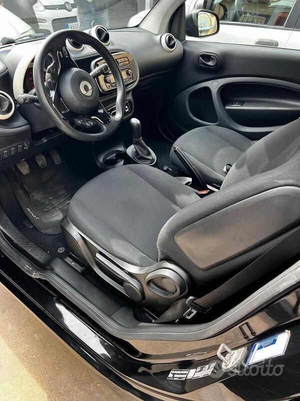 Usata Smart ForTwo Coupé 61 CV (44 kW) 2018 Nero Coupé