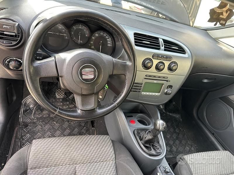 Occasion Seat Leon 105 ch (77 kW) 2007 Noir Citadine