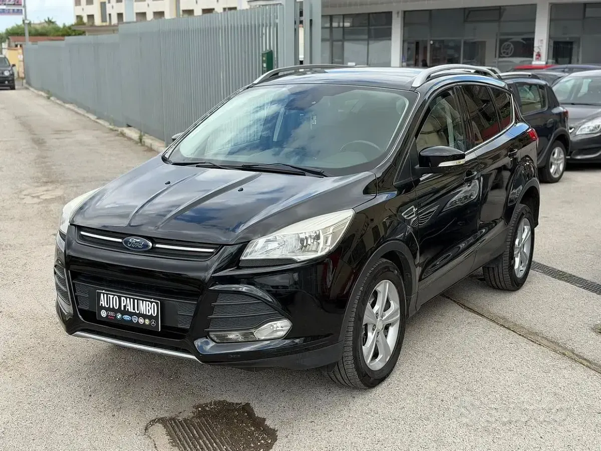 Usata Ford Kuga Titanium 115 CV (84 kW) 2016 Nero SUV