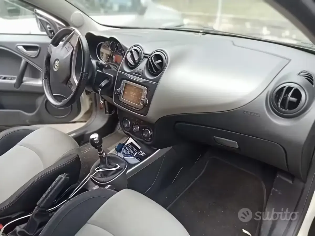 Second-hand Alfa Romeo MiTo 77 CP (56 kW) 2015 Hatchback