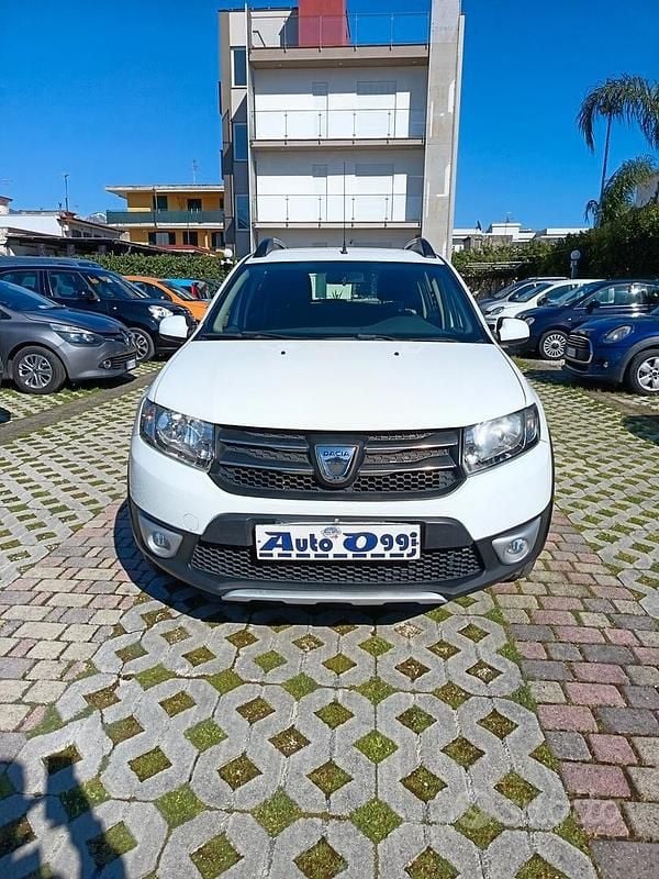 Usata Dacia Sandero Stepway 90 CV (66 kW) 2016 Bianco Berlina