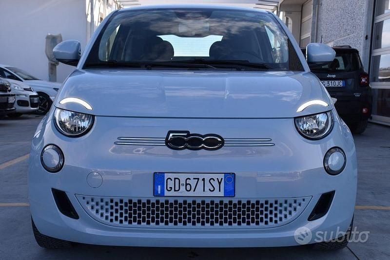 Usata Fiat 500e Icon 86 kW (118 CV) 2020 Azzurro Berlina